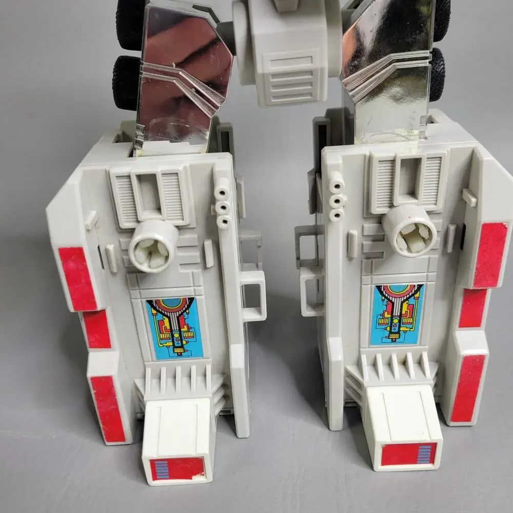 Vintage g1 transformers metroplex Hasbro Takara action figure 1985 NOT COMPLETE
